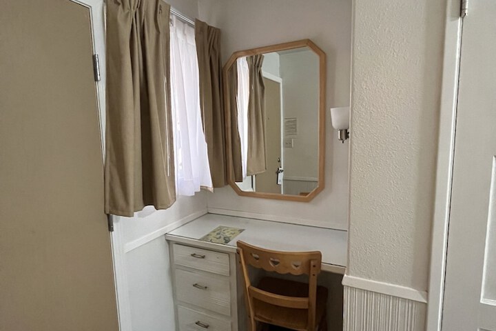 Room 37 of 133