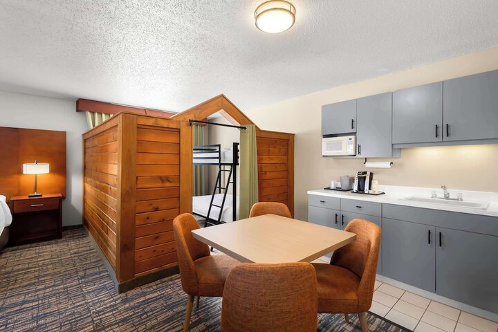 Best Western Fremont / Angola I-80/90 Toll Road