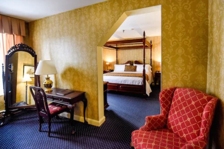 Room 29 of 44