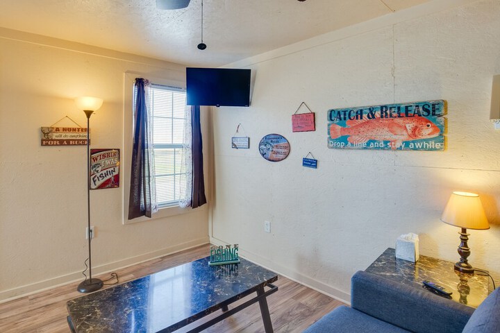 On-site Boat Ramp: Pet-friendly Kerens Studio!