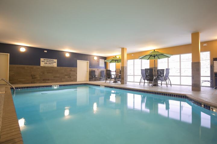 GrandStay Cannon Falls