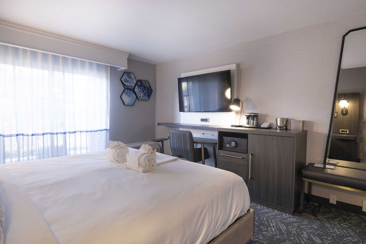 Room 11 of 27