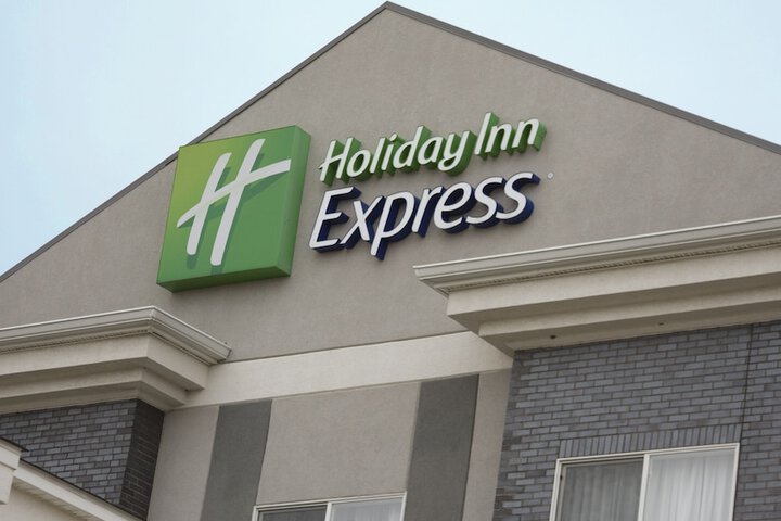 Holiday Inn Express Hotel & Suites Pittsburg by IHG