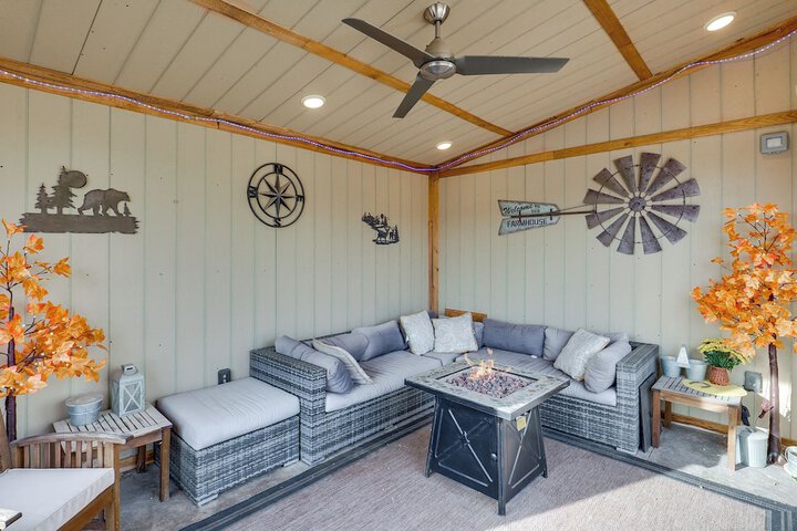 Game Room + Hot Tub: Salt Lake City Area Apt