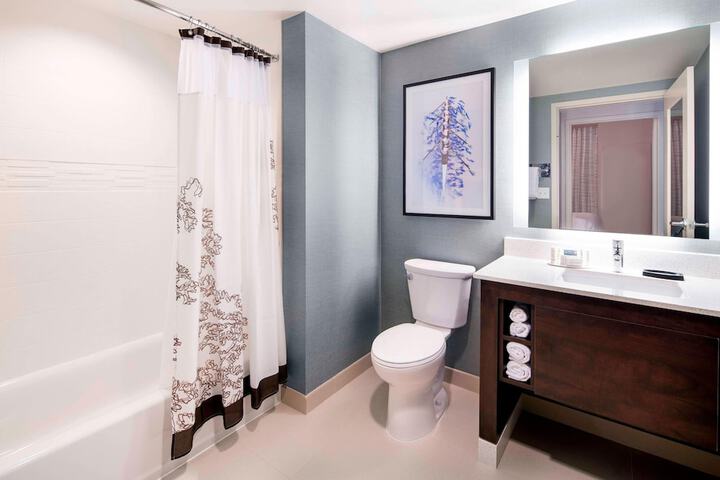 Room 27 of 48