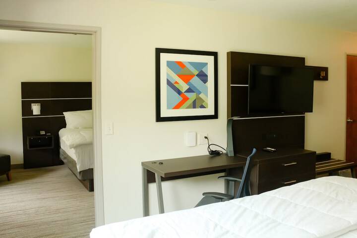 Holiday Inn Express Hotel & Suites Custer by IHG