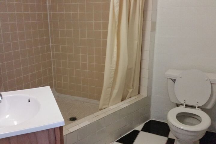 Room 12 of 18