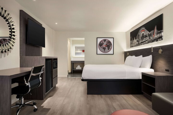 Room 28 of 85