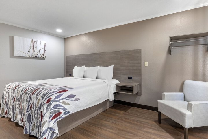 Room 14 of 28
