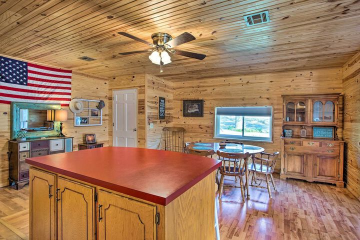 Kingston Getaway 2 Mi to Lake Texoma!