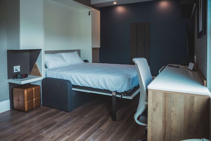 Room 53 of 65