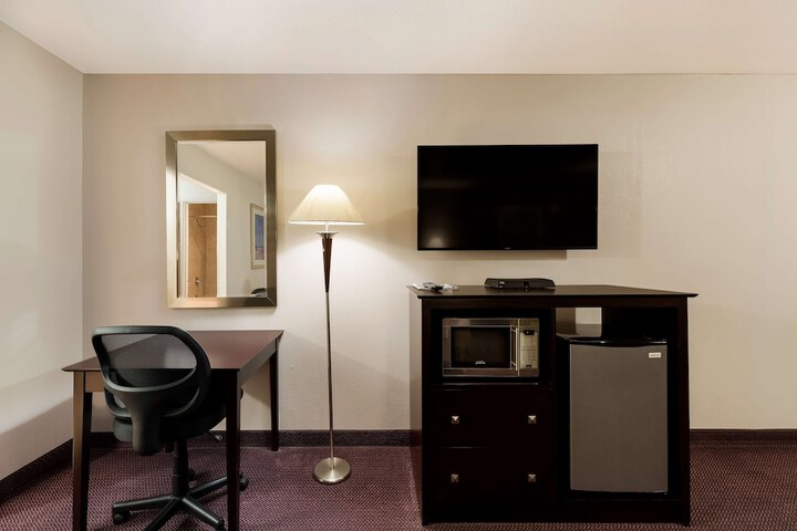 Room 18 of 30