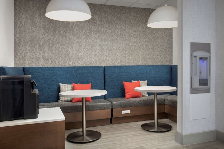 Business Center 46 of 46