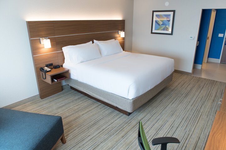 Room 32 of 69
