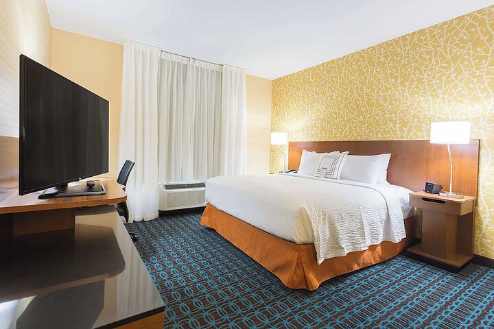 Fairfield Inn & Suites Jamestown