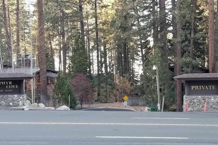 Zephyr Cove Cabin - Walk to Lake and Beach