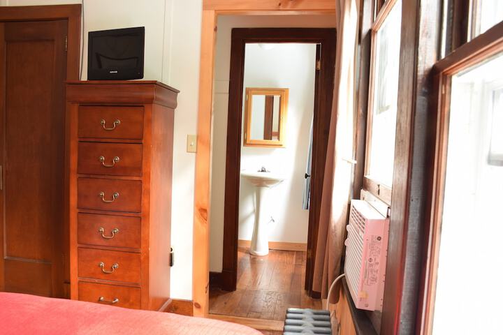 Room 107 of 156