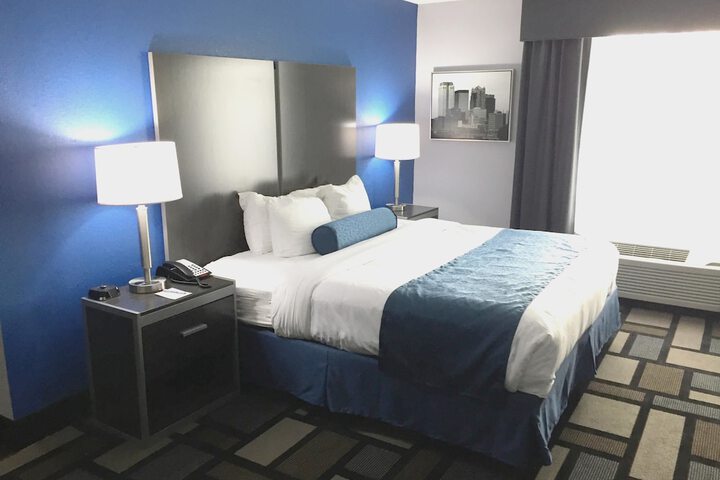 Best Western Plus Birmingham Inn & Suites
