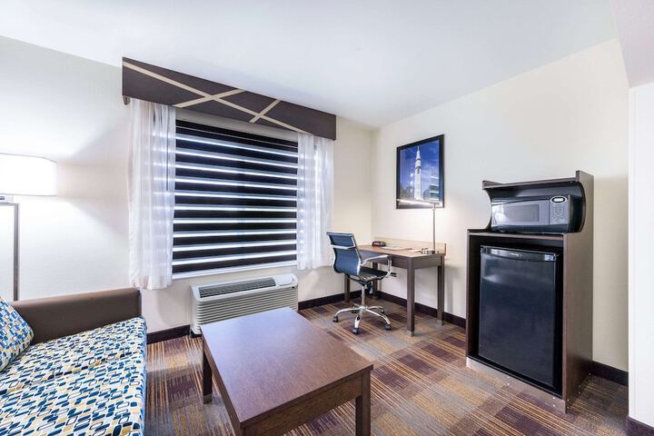 Clarion Pointe Madison Huntsville