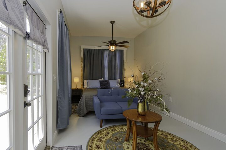 Clermont Bluffs B & B