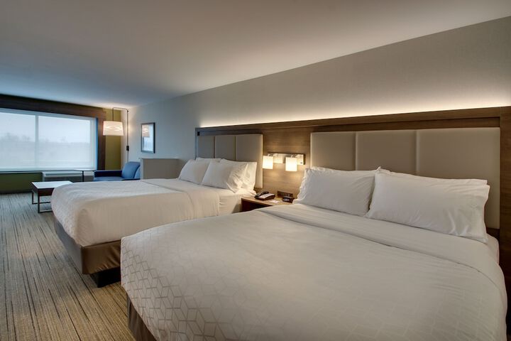 Room 27 of 43