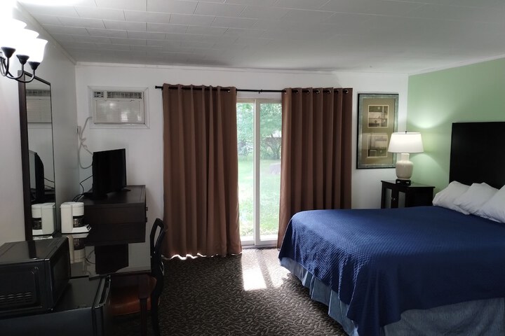 Room 2 of 5