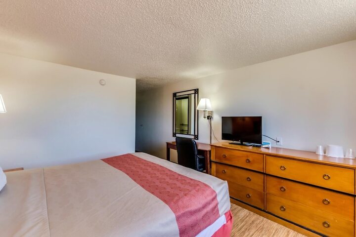 Room 34 of 48