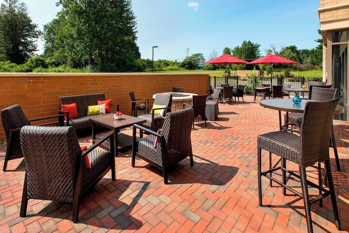 Fairfield Inn and Suites by Marriott Syracuse Carrier Circle