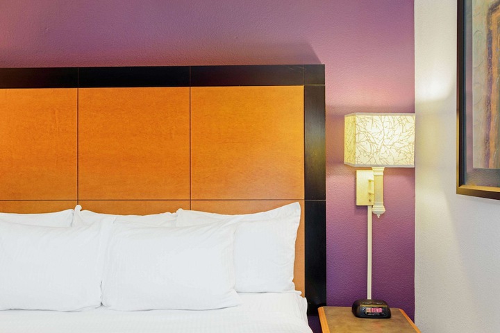 Room 21 of 53