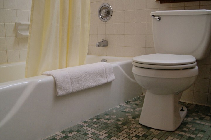 Room 18 of 34