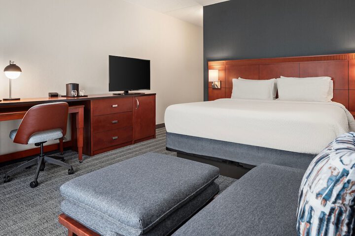 Courtyard Chicago Waukegan Gurnee