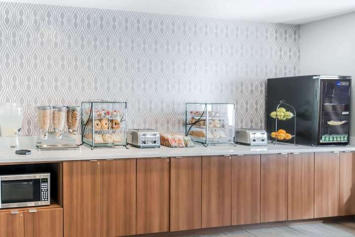 Microtel Inn by Wyndham Victor / Rochester