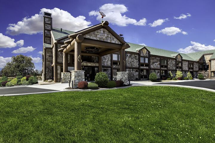 Bass Pro Shops Anglers Lodge