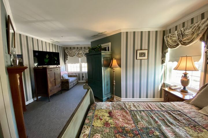 Room 96 of 112