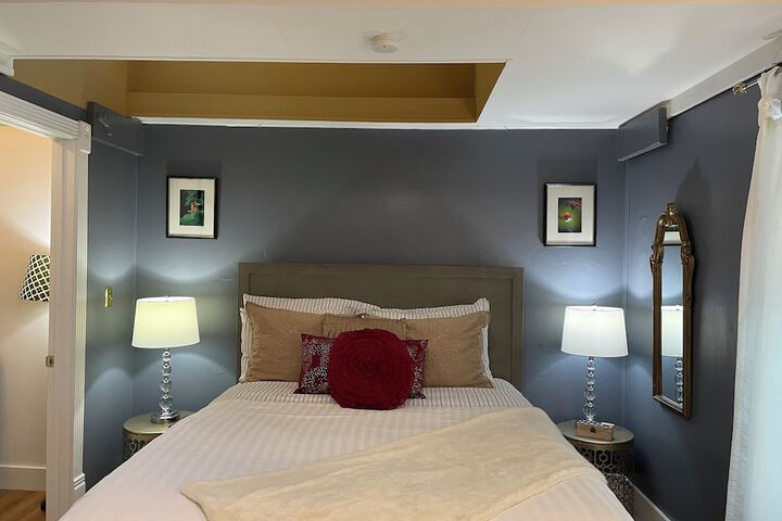 Peace & Plenty Inn Bed & Breakfast