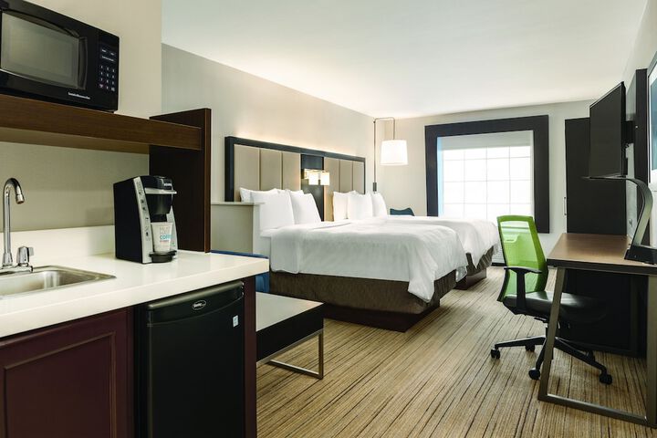 Room 15 of 40
