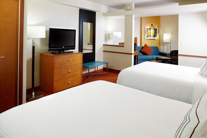 Room 6 of 13
