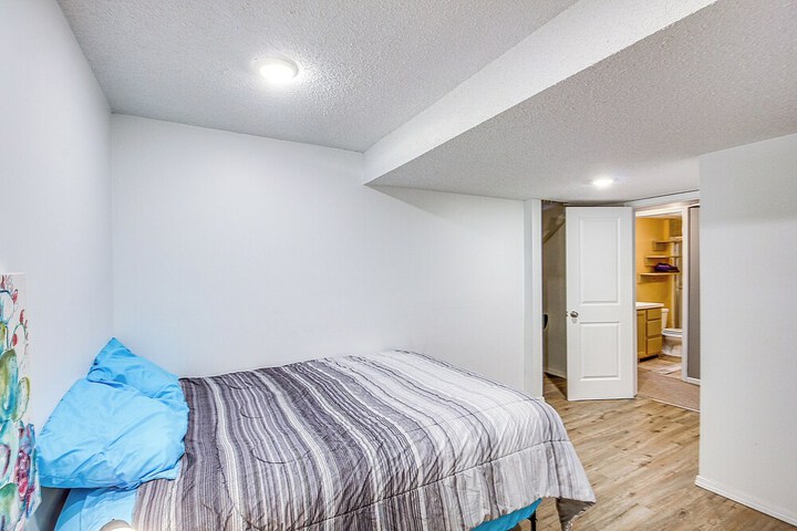 Shawnee Vacation Rental 11 Mi to Kansas City!