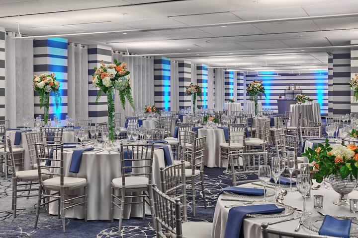 Ballroom/Hall 72 of 82