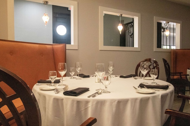 Dining 27 of 40