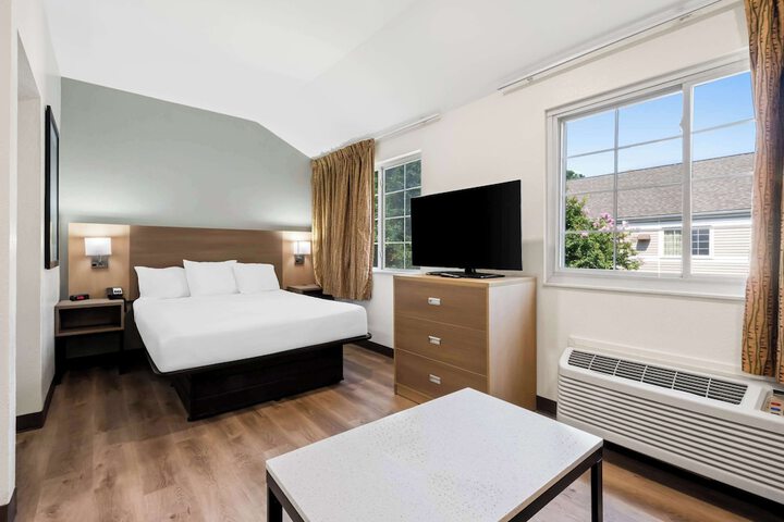 Room 27 of 29
