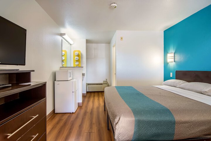 Room 21 of 30