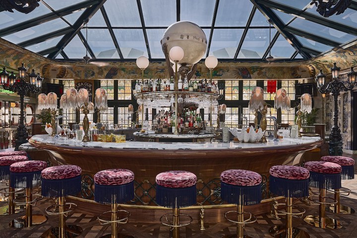 Lafayette Hotel & Club