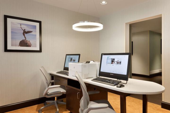 Business Center 36 of 36