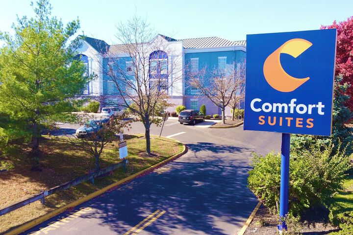 Comfort Suites East Brunswick - South River
