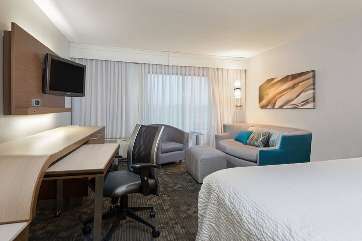 Room 12 of 28