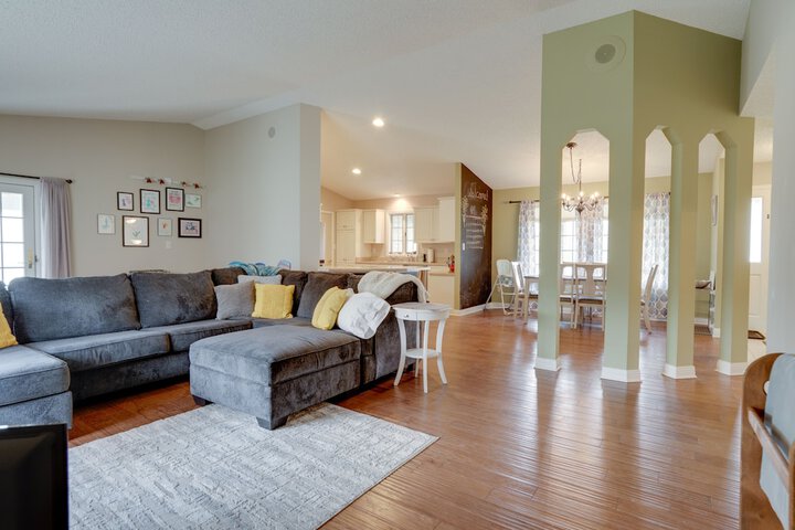 Family Minnesota Vacation Rental w / Balcony