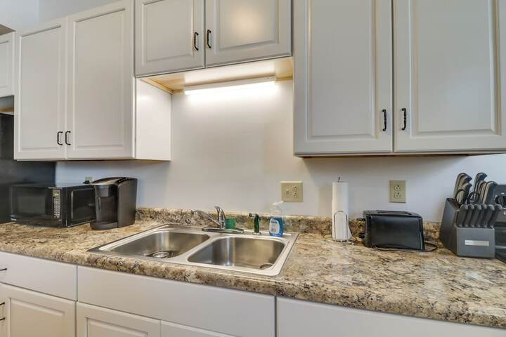 Downtown Marlinton Vacation Rental Apartment!