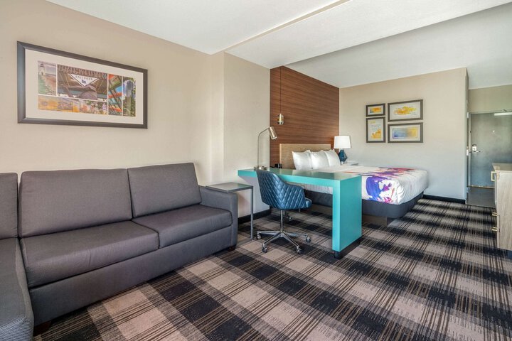 Room 21 of 30