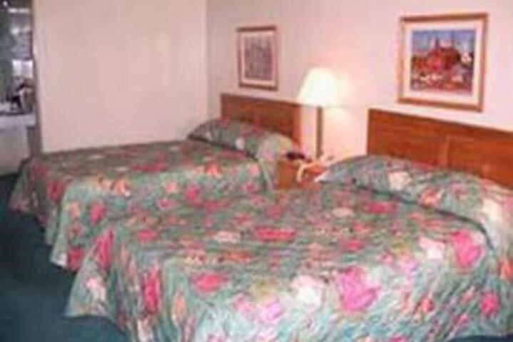 Travelodge by Wyndham New Philadelphia